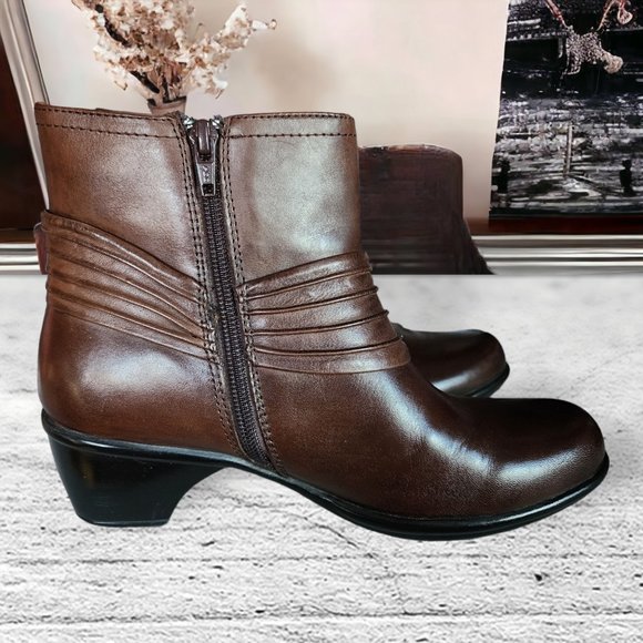 NIB CLARK'S "WISH MOOD" Brown Leather Ankle Boots IN BOX Size 7 - Picture 4 of 12